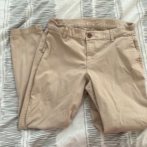 Old Navy khaki skinny pant